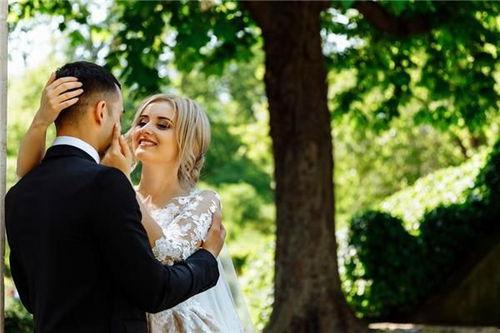 重回八零夫人不做恋爱脑了,告别恋爱脑，开启独立人生新篇章